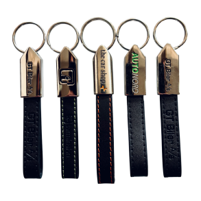 Lder/Metal nglering med logo/tekst p bde metalhovedet og lderet