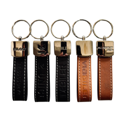 Lder/Metal nglering med logo/tekst p bde metalhovedet og lderet