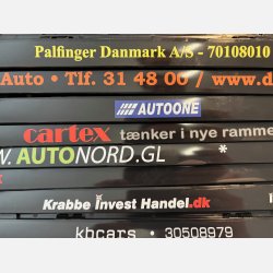 Nye Nummerpladerammer i sort med IML-tryk