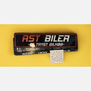 Opstartspakke 2  med   125 Nummerpladerammer, 24 Dekoplader og 100 P-Skiver